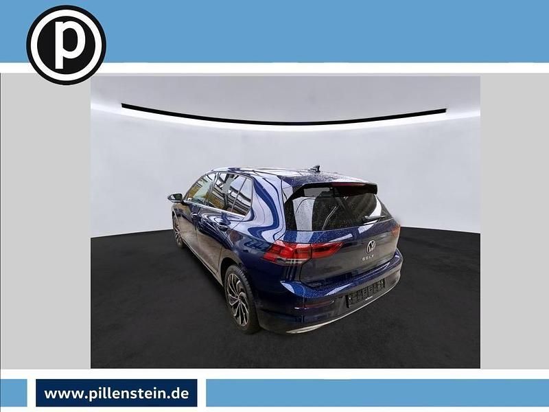 Blau Gebraucht 2023 VW Golf VIII Business+ Limousine | 22.912 € (Fairer Preis) - Bild 1/3