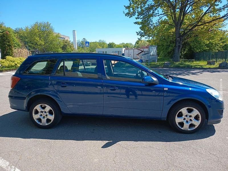 Gebraucht Opel Astra Edition 110 PS (80 kW) 2009 Blau Limousine
