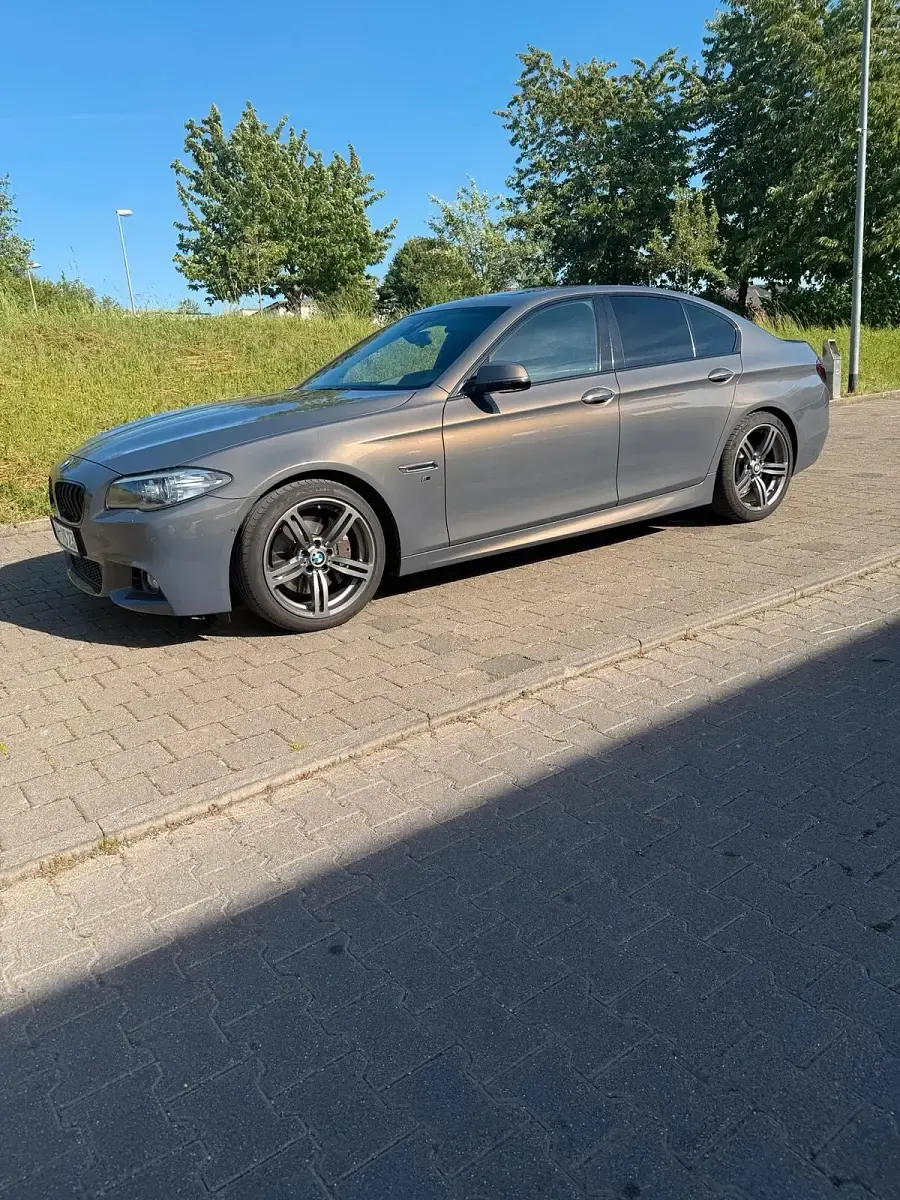 Gebraucht BMW 525 218 PS (160 kW) 2016 Grau Limousine