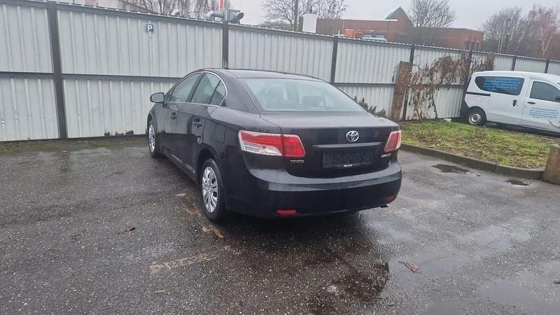 Gebraucht Toyota Avensis 132 PS (97 kW) 2010 Schwarz Limousine