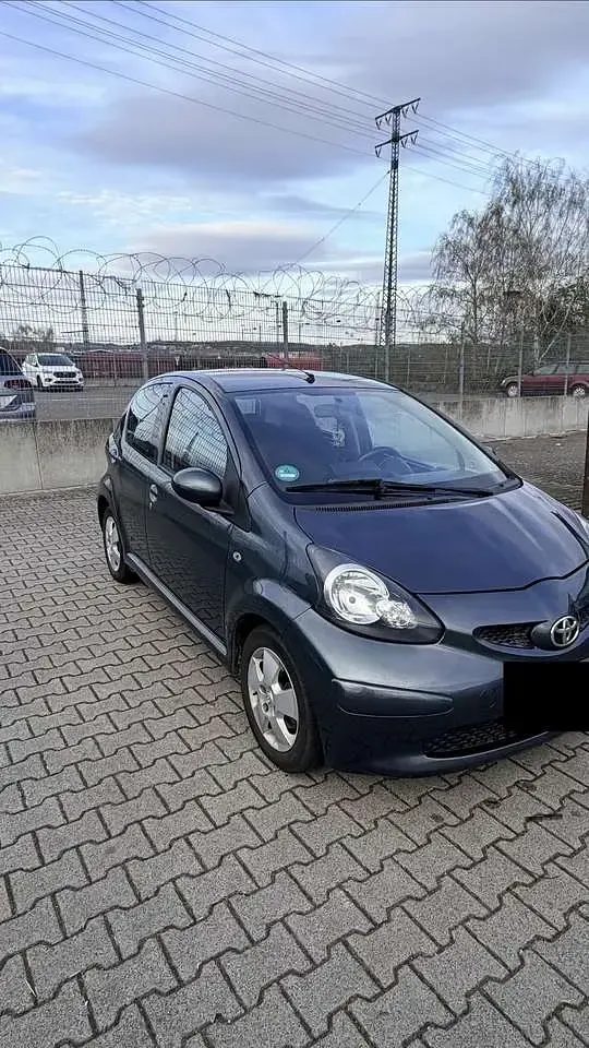 Second-hand Toyota Aygo 68 CP (50 kW) 2007 Gri Hatchback