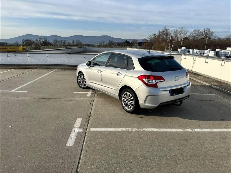 Gebraucht Citroën C4 SELECTION 95 PS (69 kW) 2011 Grau Limousine