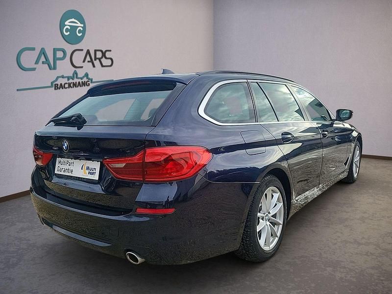 Gebraucht BMW 520 Sport Line 190 PS (139 kW) 2018 Blau Limousine