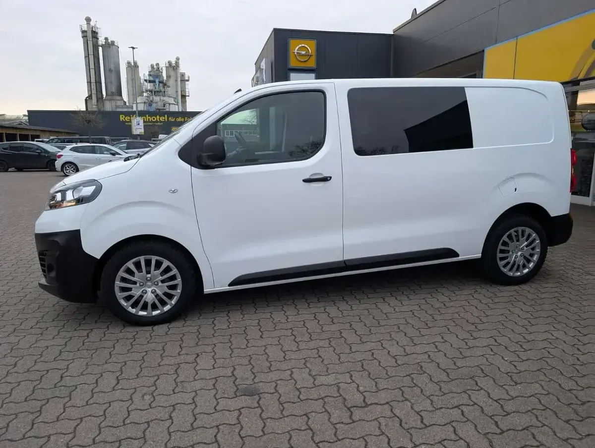 Gebraucht Opel Vivaro-e Combi Edition 144 PS (105 kW) 2022 Jade weiss Van / Kleinbus