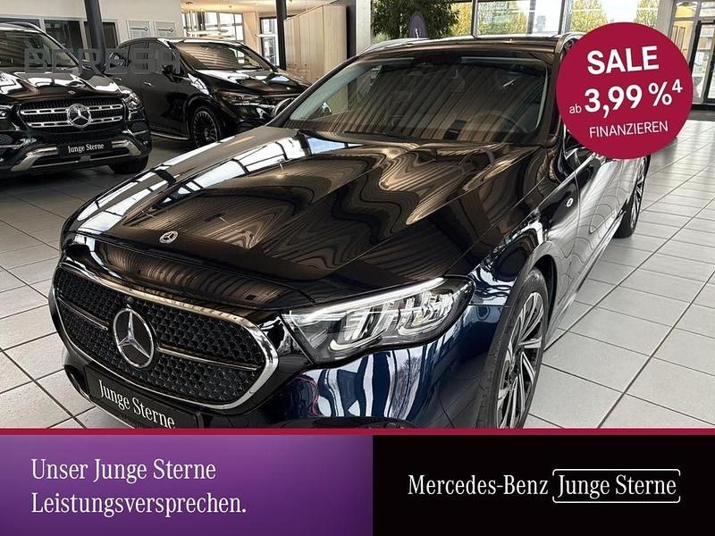 Blau Gebraucht 2025 Mercedes E300 AMG Limousine | 53.980 € (Guter Preis) - Bild 1/3