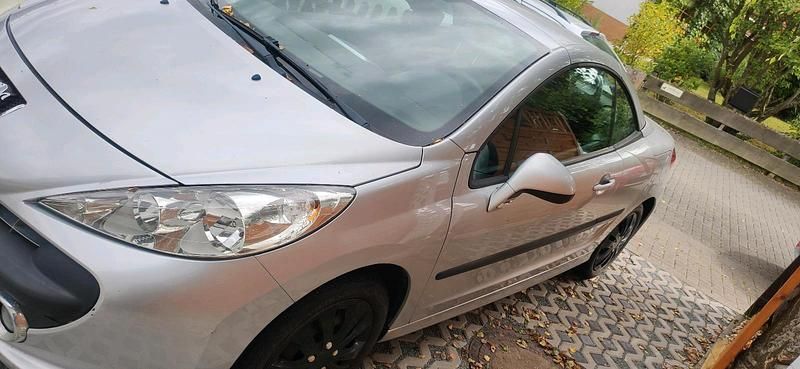Silber Gebraucht 2007 Peugeot 207 CC Cabrio | 950 € (Superpreis) - Bild 1/4