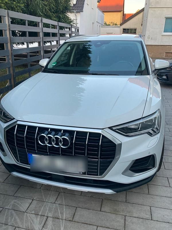 Weiß Gebraucht 2020 Audi Q3 SUV | 27.500 € (Guter Preis) - Bild 1/4