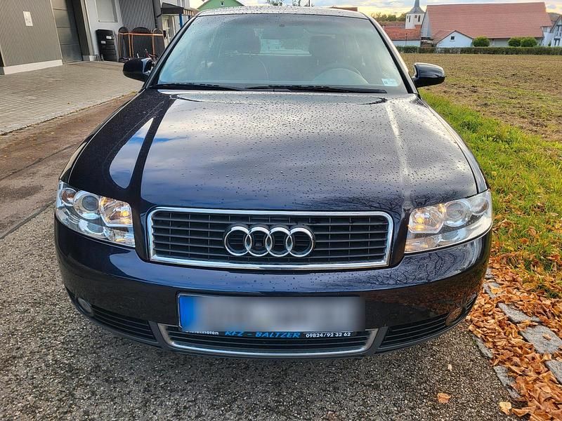 Blau Gebraucht 2001 Audi A4 Limousine | 1.649 € (Fairer Preis) - Bild 1/4