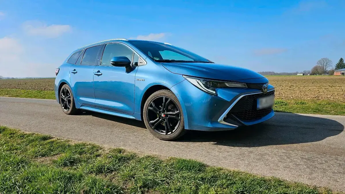 Gebraucht Toyota Corolla Hybrid Lounge 2019 Blau Kombi