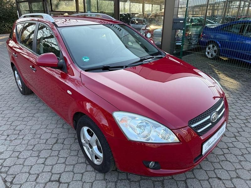 Gebraucht Kia Ceed LX 126 PS (92 kW) 2010 Rot Kleinwagen