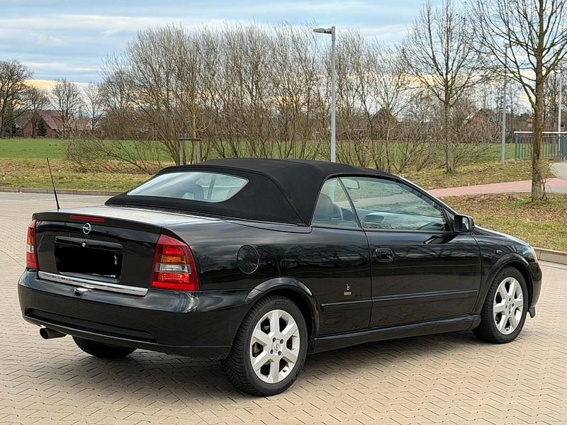 Gebraucht Opel Astra Cabriolet 103 PS (75 kW) 2004 Schwarz Cabrio