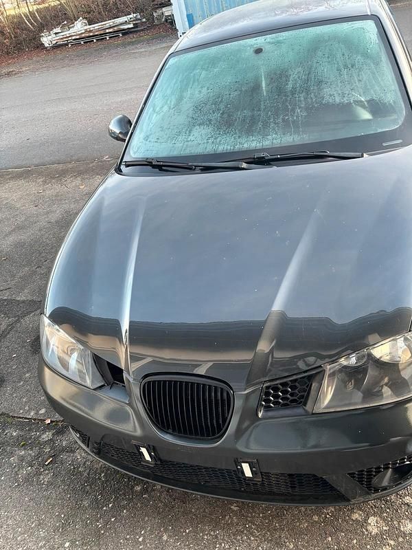 Schwarz Gebraucht 2009 Seat Ibiza Kleinwagen | 850 € (Superpreis) - Bild 1/4