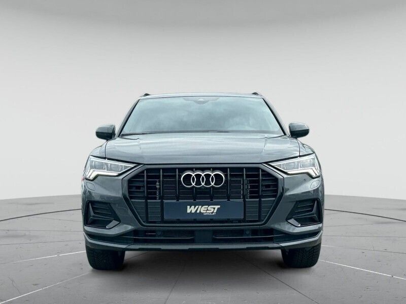 Nanograu metallic Neu 2024 Audi Q3 Advanced Plus SUV | 47.850 € (Etwas zu teuer) - Bild 1/4