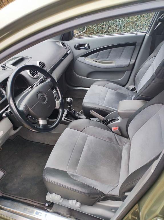 Grün Gebraucht 2005 Chevrolet Lacetti CDX Limousine | 3.500 € (Fairer Preis) - Bild 1/4