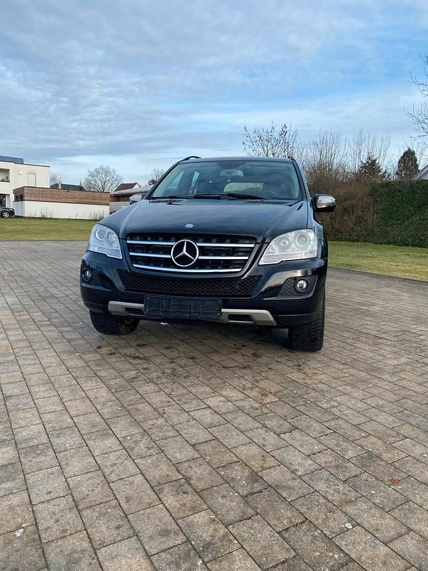 Gebraucht Mercedes ML320 220 PS (161 kW) 2009 Schwarz SUV