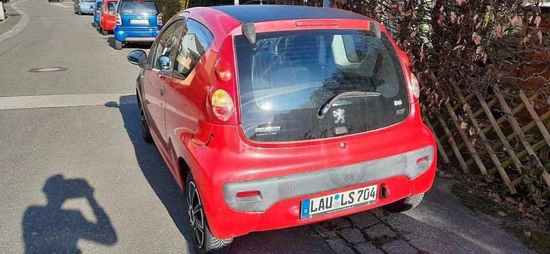Gebraucht Peugeot 107 68 PS (50 kW) 2009 Rot Kleinwagen
