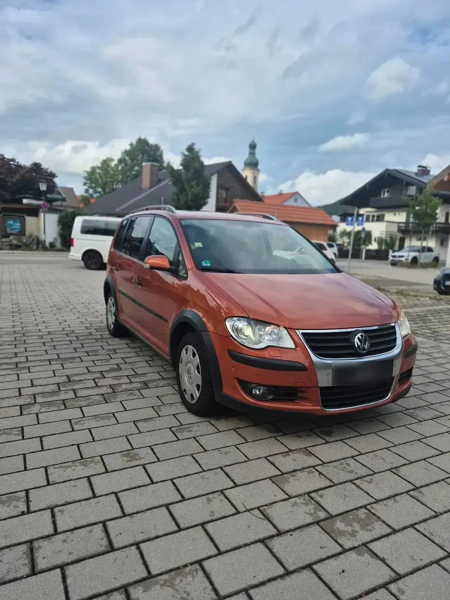Gebraucht VW Touran Cross 170 PS (125 kW) 2009 Rot Van / Kleinbus