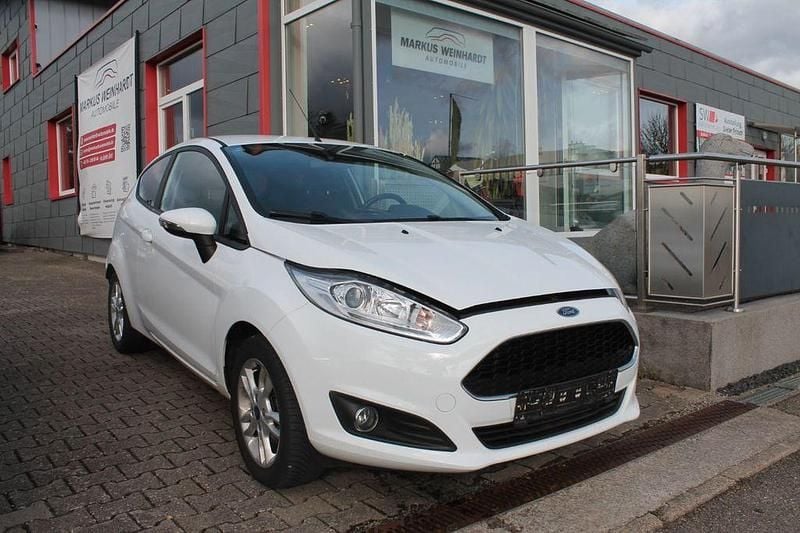 Gebraucht Ford Fiesta SYNC Edition 101 PS (74 kW) 2017 Weiß Limousine