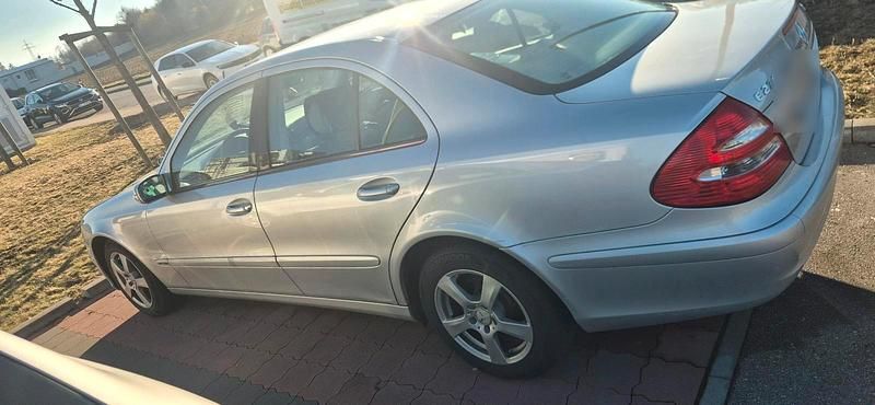 Gebraucht Mercedes 200 122 PS (89 kW) 2003 Silber Limousine