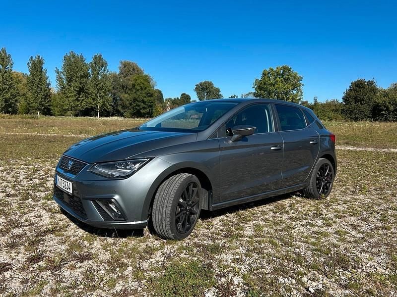 Grau Gebraucht 2018 Seat Ibiza Style Kleinwagen | 10.250 € (Fairer Preis) - Bild 1/4