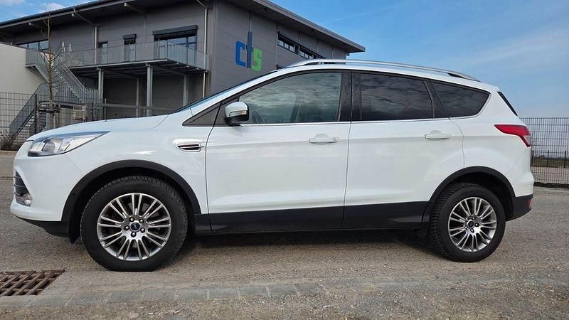Gebraucht Ford Kuga Titanium 140 PS (102 kW) 2014 Weiß SUV