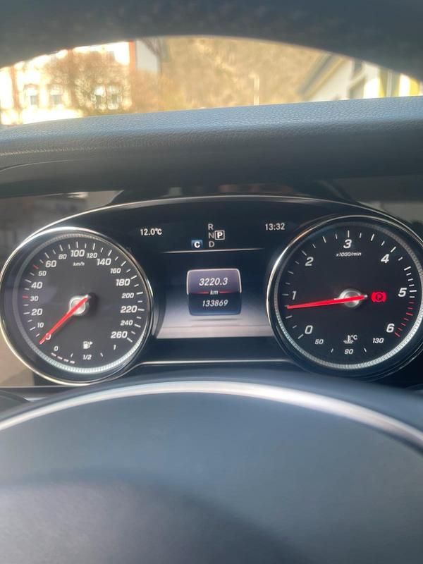 Gebraucht Mercedes E220 194 PS (142 kW) 2016 Grau Limousine