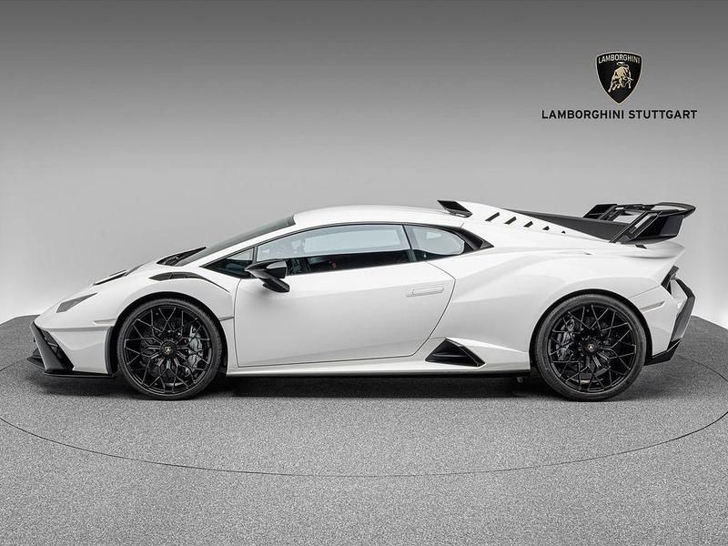 Usata Lamborghini Huracán 640 CV (470 kW) 2023 Bianco Coupé