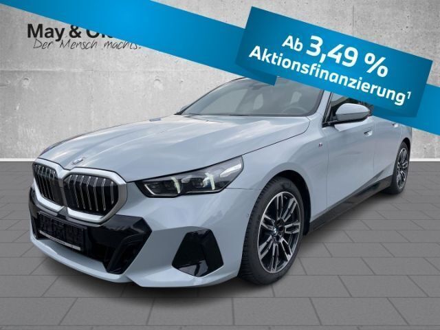 Grau Gebraucht 2024 BMW 520 Performance Kombi | 52.990 € (Superpreis) - Bild 1/4