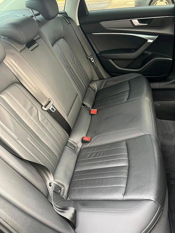 Gebraucht Audi A6 Comfort 163 PS (119 kW) 2019 Blau Limousine