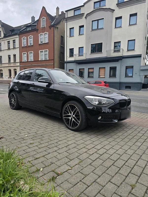Gebraucht BMW 118 143 PS (105 kW) 2014 Schwarz Kleinwagen
