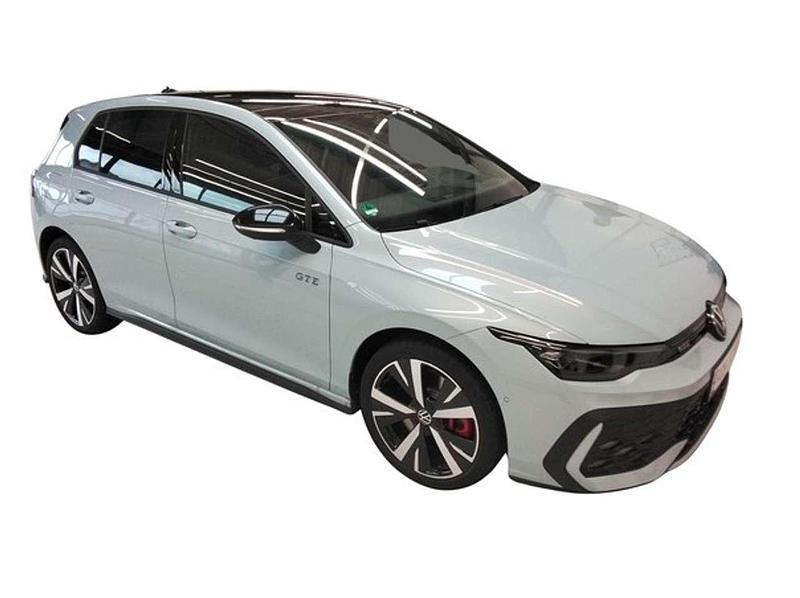Gebraucht VW Golf VIII GTE 271 PS (199 kW) 2025 Crystal ice blue metallic Limousine