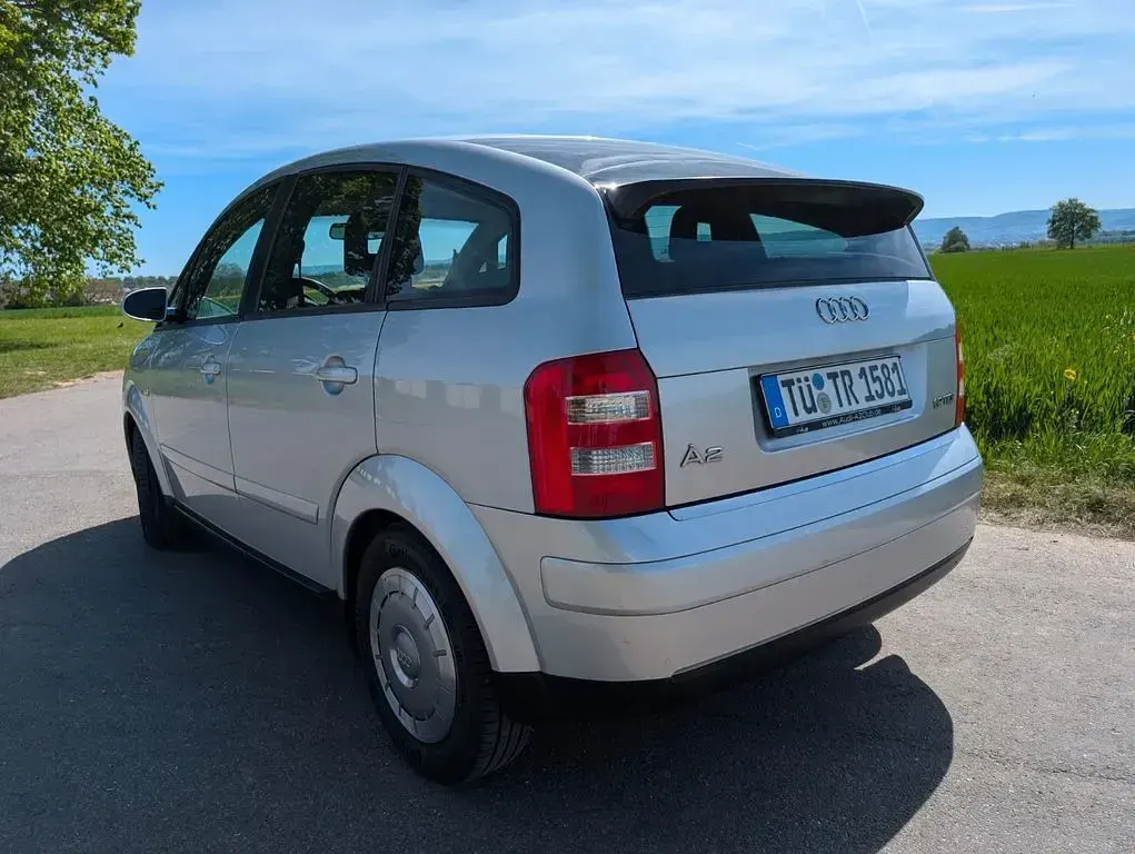 Second-hand Audi A2 61 CP (44 kW) 2003 Argintiu Hatchback
