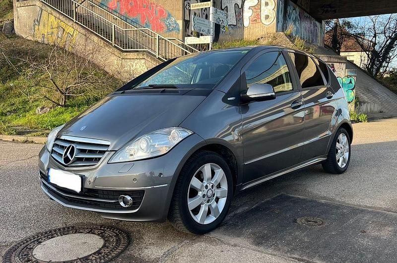 Grau Gebraucht 2008 Mercedes A200 Van / Kleinbus | 4.190 € (Fairer Preis) - Bild 1/4