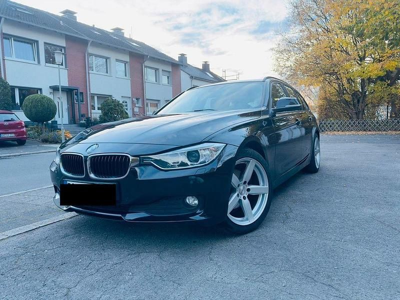 Schwarz Gebraucht 2015 BMW 320 Kombi | 10.500 € (Superpreis) - Bild 1/4