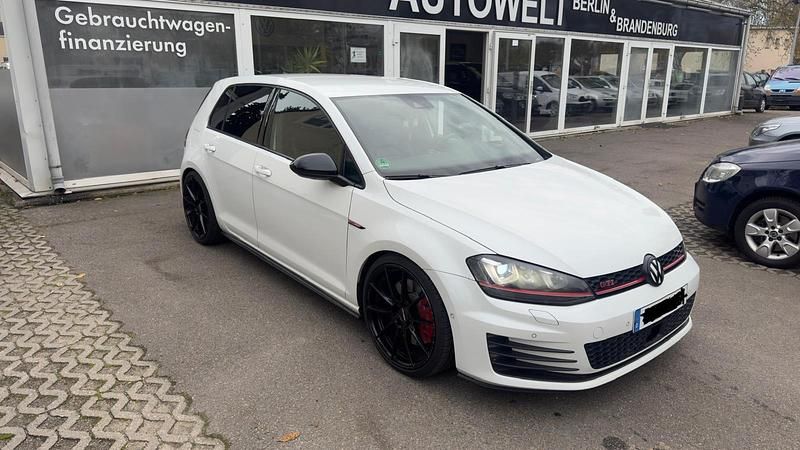 Weiß Gebraucht 2013 VW Golf VII GTI Kleinwagen | 15.100 € (Fairer Preis) - Bild 1/4