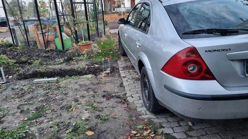 Gebraucht Ford Mondeo Trend 145 PS (106 kW) 2001 Silber Limousine