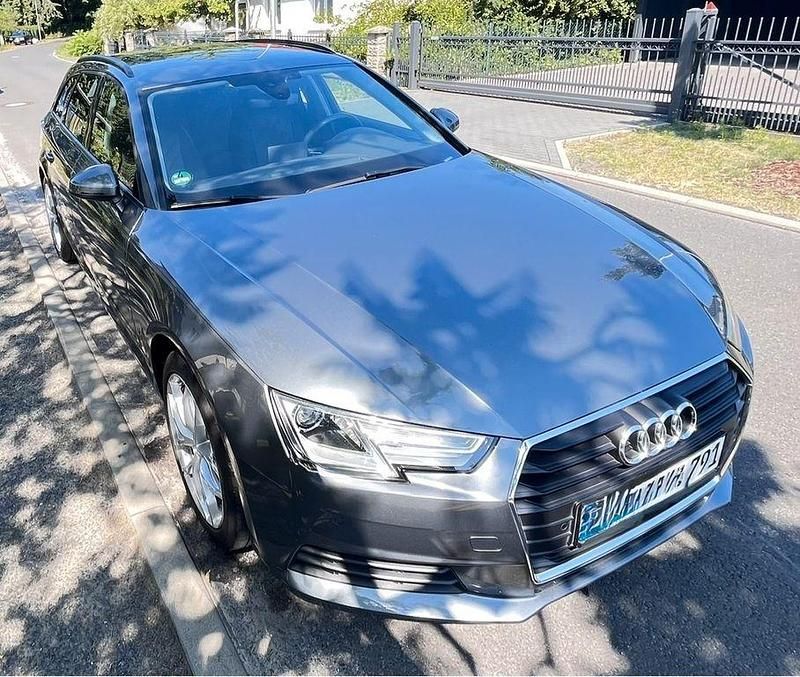 Gebraucht Audi A4 Ambiente 150 PS (110 kW) 2019 Grau Kombi