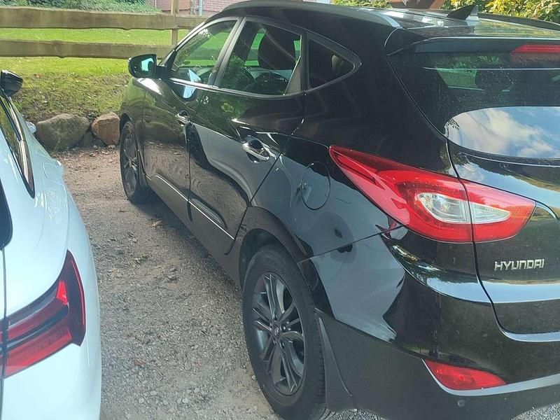 Schwarz Gebraucht 2015 Hyundai ix35 Finale SUV | 8.299 € (Fairer Preis) - Bild 1/4