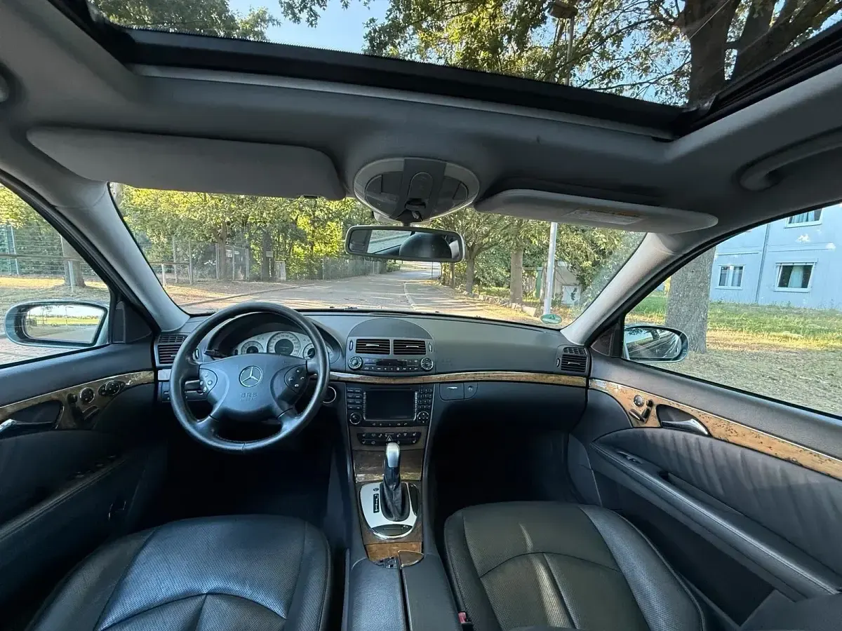 Gebraucht Mercedes E350 Avantgarde 272 PS (200 kW) 2005 Grau Kombi