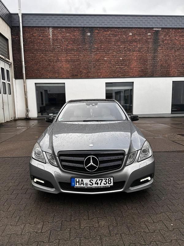 Gebraucht Mercedes E350 231 PS (169 kW) 2009 Grau Limousine