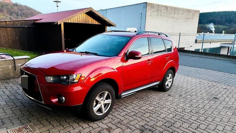 Gebraucht Mitsubishi Outlander Invite 170 PS (125 kW) 2010 Rot SUV