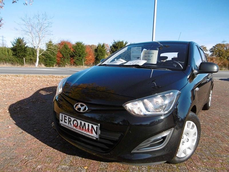 Schwarz Gebraucht 2013 Hyundai i20 Classic Kleinwagen | 4.699 € (Etwas zu teuer) - Bild 1/4