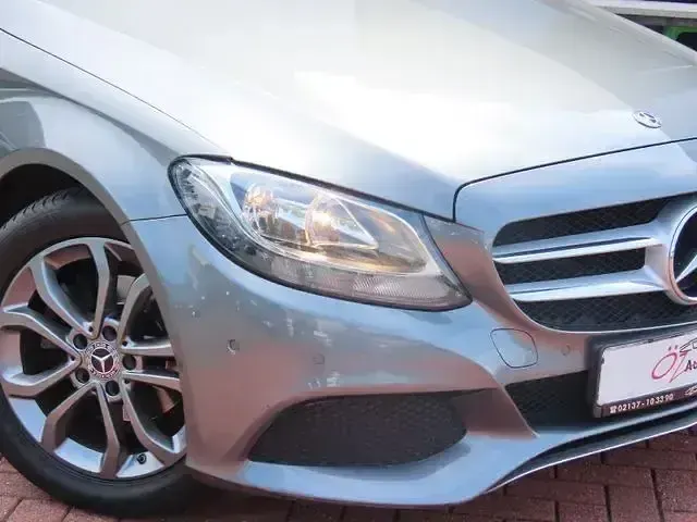 Gebraucht Mercedes C180 156 PS (114 kW) 2018 Grau Limousine