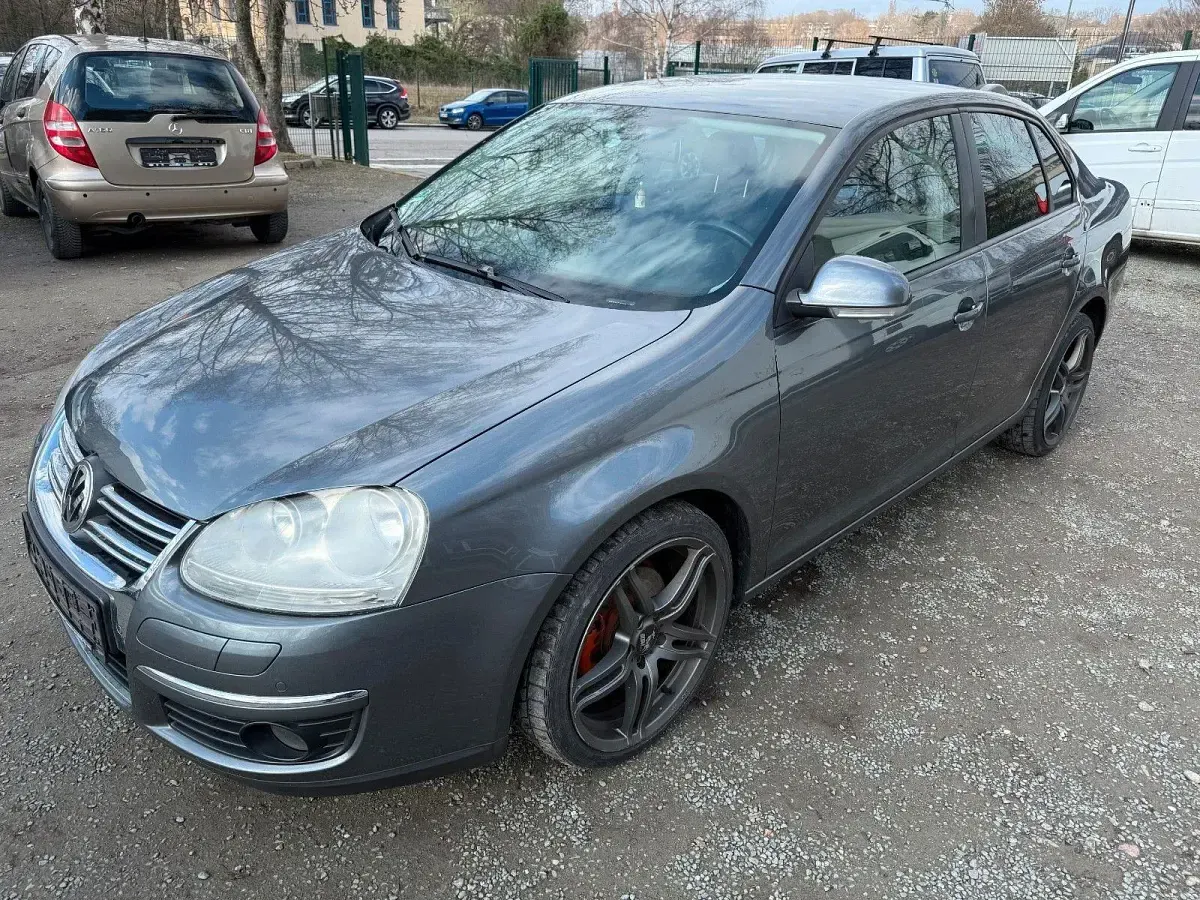 Gebraucht VW Jetta United 122 PS (89 kW) 2009 Grau Limousine