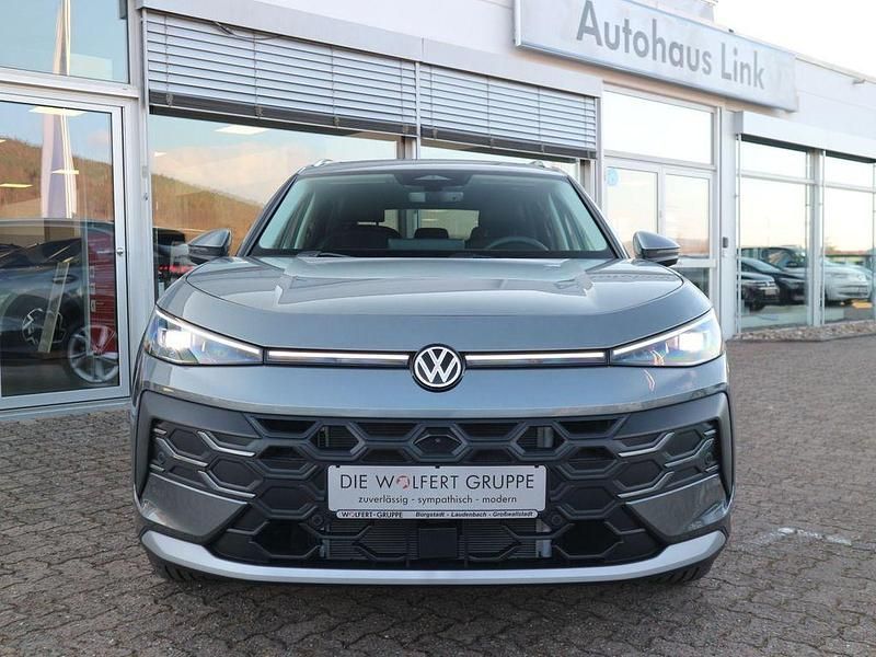 Neu VW T-Roc Style 150 PS (110 kW) 2025 Wolf grey metallic SUV
