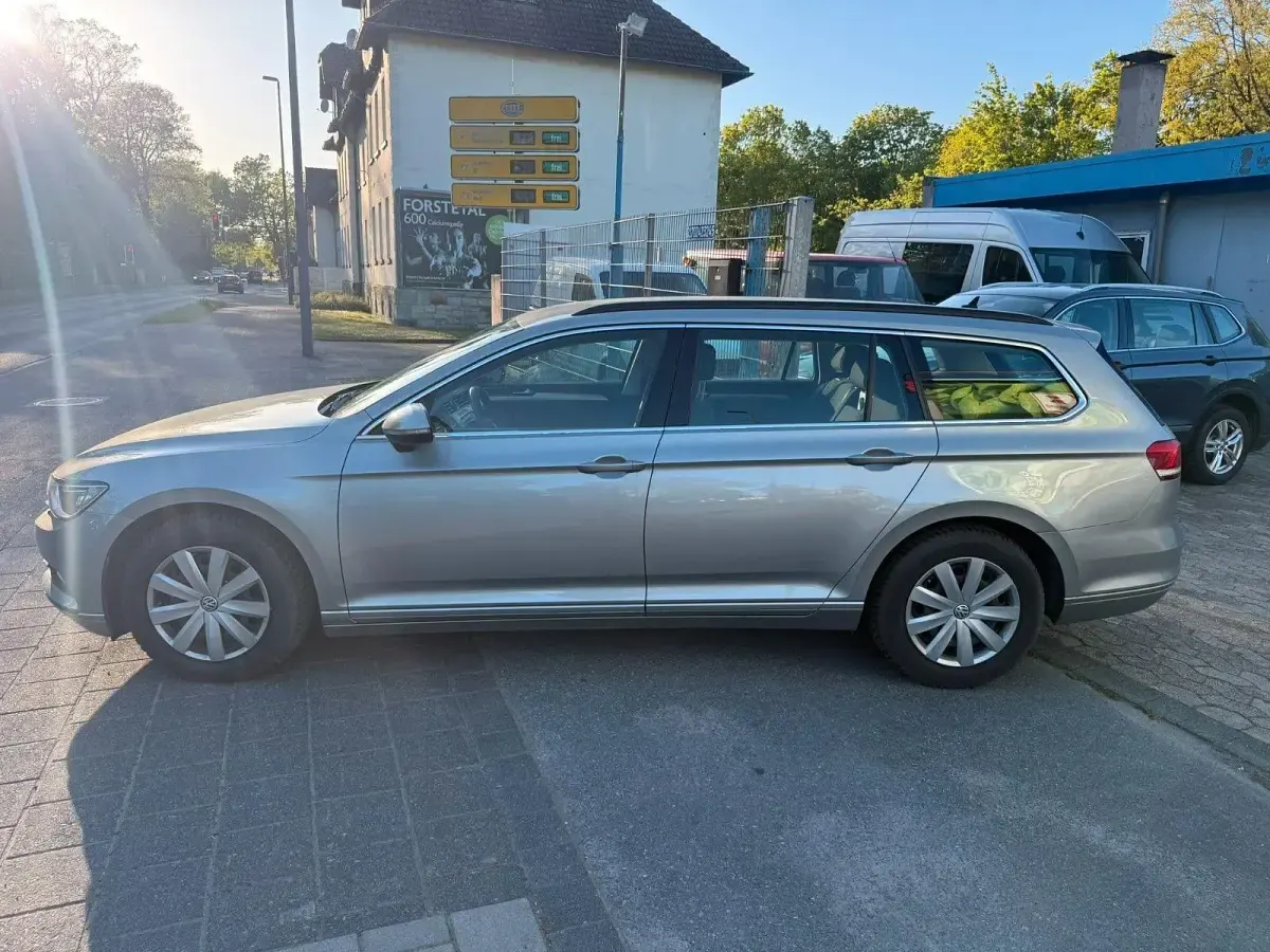 Gebraucht VW Passat Comfortline 150 PS (110 kW) 2015 Silber Kombi