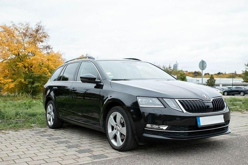Gebraucht Skoda Octavia Solution 150 PS (110 kW) 2017 Schwarz Kombi