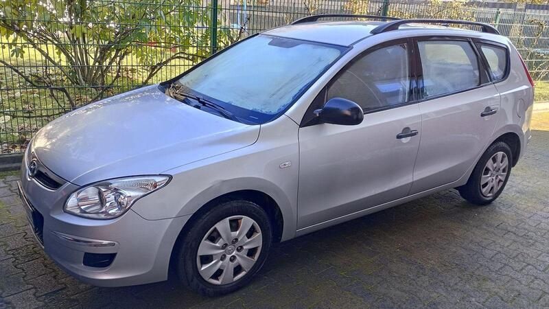 Silber Gebraucht 2008 Hyundai i30 Classic Kombi | 3.900 € (Etwas zu teuer) - Bild 1/4