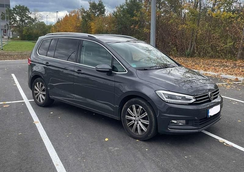 Grau Gebraucht 2015 VW Touran Highline Van / Kleinbus | 12.900 € (Superpreis) - Bild 1/4