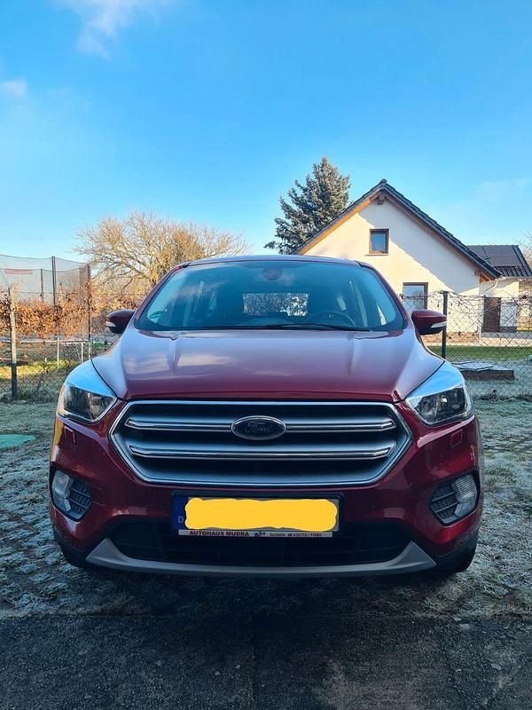 Gebraucht Ford Kuga Titanium 150 PS (110 kW) 2018 Rot SUV